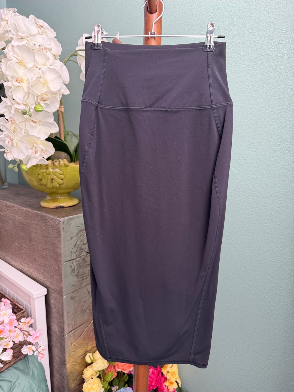 LULULEMON Nulu Slim-Fit High-Rise Midi Skirt